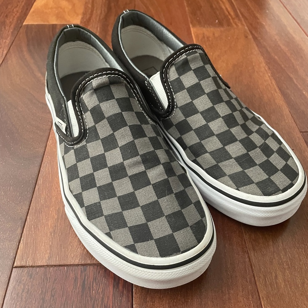 Vans checkered slip ons in excellent condition